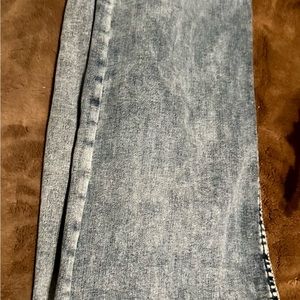 Sliver boot cut women’s jeans. Size 18x33